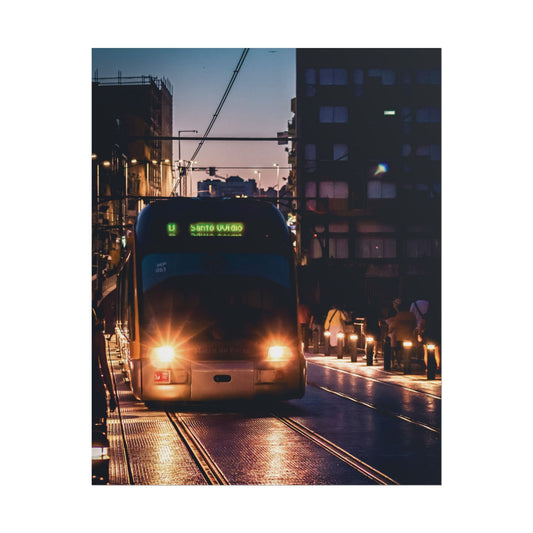 Pósters Enrollados 'Tren Urbano al Atardecer', OPORTO